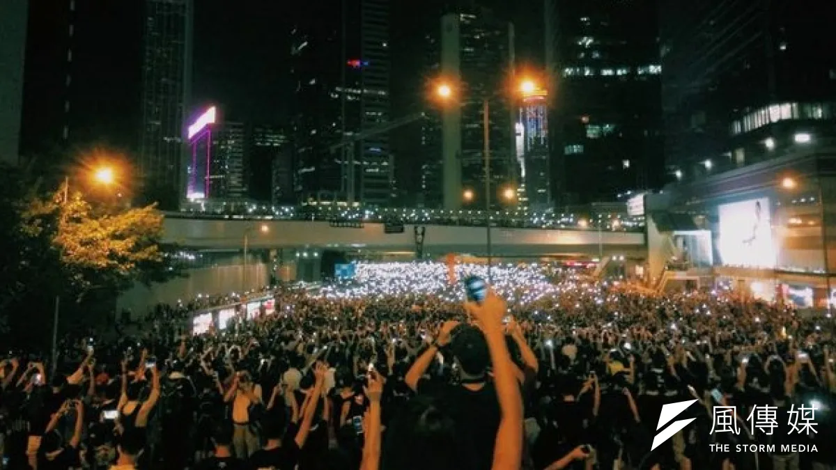 民進黨立院黨團今天提案建請馬政府正式聲明支持並聲援港人行動,並譴責中國及香港政府,該臨時提案在院會獲無異議通過。
