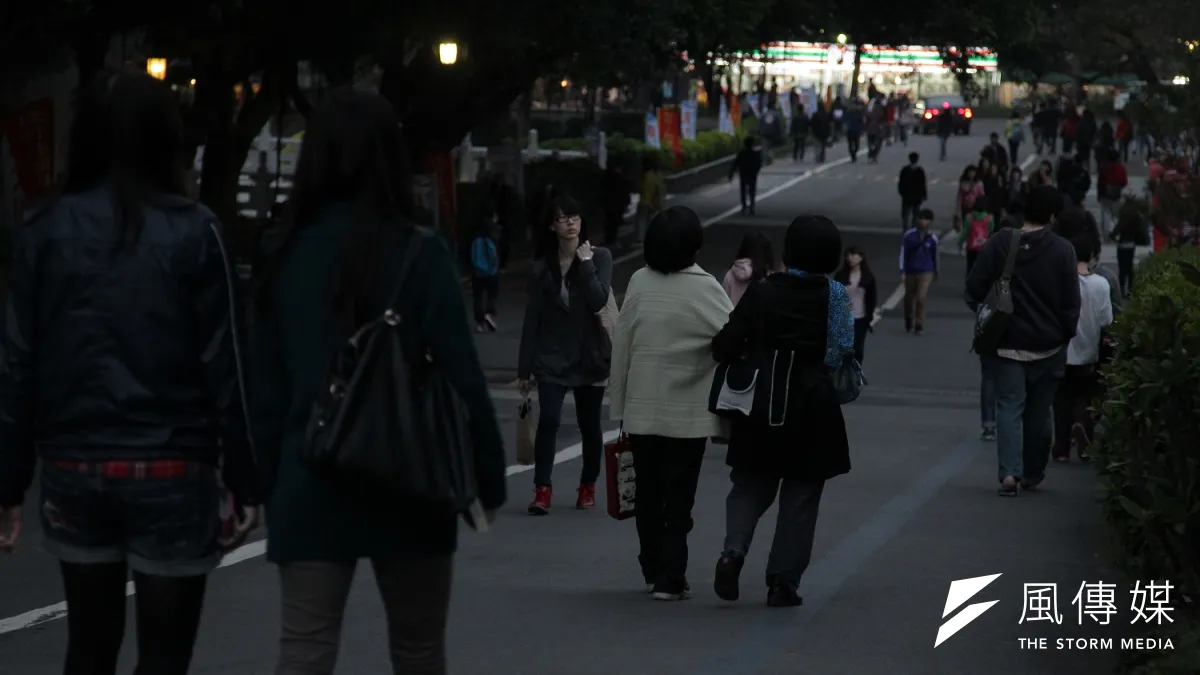 從太平洋東岸到西岸,青少年的心理議題在在引起社會各方關注。示意圖。(資料照,林旻萱攝)