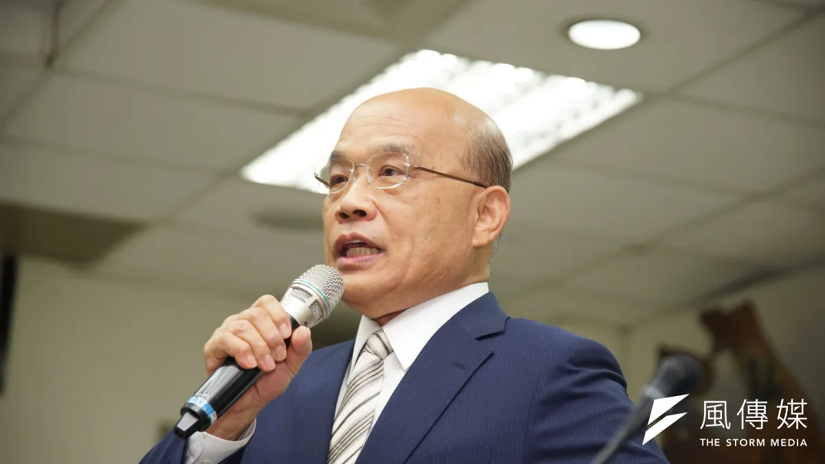 蘇貞昌(見圖)批評新北市長朱立倫拖2年不處理,他只用24天就解決。新北市發言人張其強表示,2016年6月行政院的公文寫得清清楚楚,在A7合宜宅還沒有開放入住前,新北市府就已經警告會有汙水問題。(資料照,盧逸峰攝)