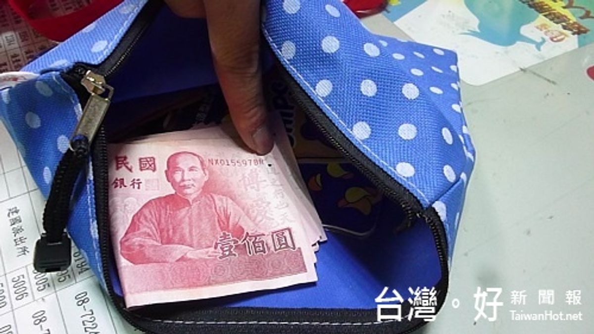 竊賊一日偷超商櫃台兩次 店家鈔票做記號人贓俱獲 竊賊一日偷超商櫃台兩次 店家鈔票做記號人贓俱獲