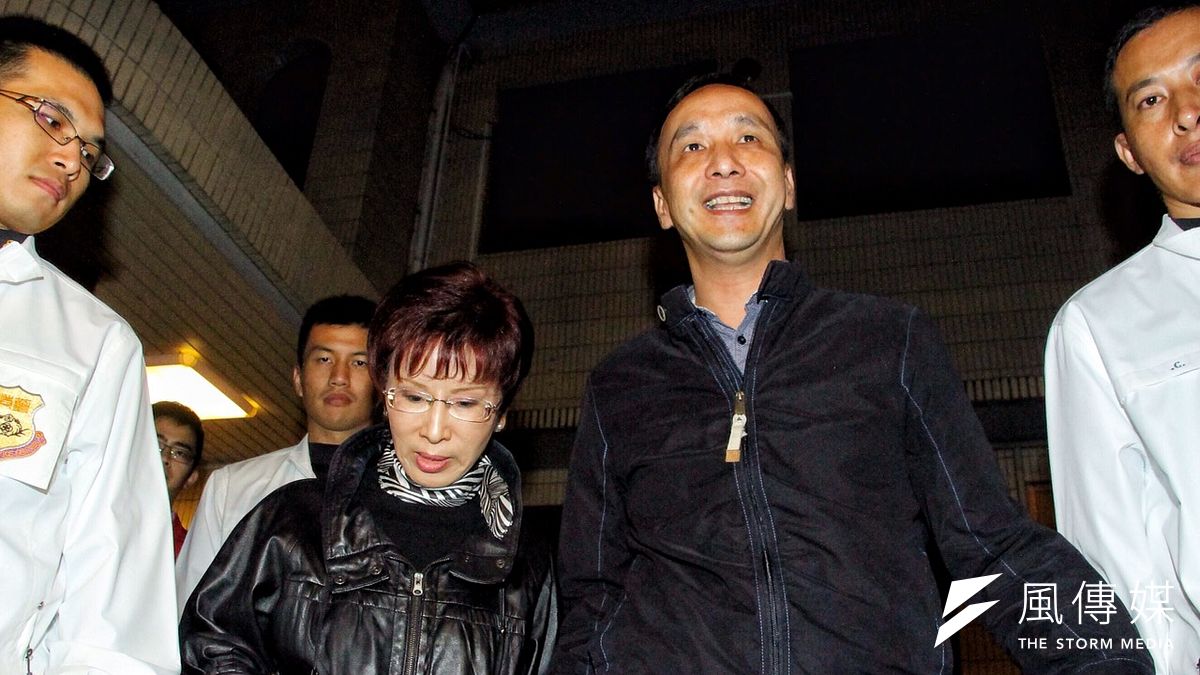 國民黨總統參選人朱立倫拜會立法院副院長洪秀柱。(曾原信攝) 國民黨總統參選人朱立倫拜會立法院副院長洪秀柱。(曾原信攝)