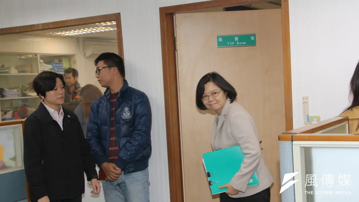 蔡英文當選後猛讀書,也讓民進黨上下跟著埋首苦讀。(葉信菉攝) 蔡英文當選後猛讀書,也讓民進黨上下跟著埋首苦讀。(葉信菉攝)