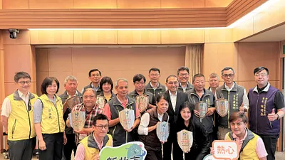 112年新北市鶯歌區北鶯里、泰山區大科里等4里榮獲農村水保署最高榮耀銀質認證,另汐止區東山里、三峽區保新里等5里則獲銅質認證,現新北市共有6處社區獲銀質認證、26處社區獲銅質認證,社區累積認證總數為6都最多。(圖/新北市農業局)