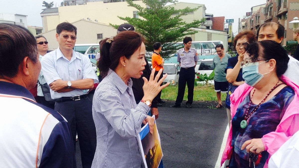 門前停車場停靈車 居民不滿觸霉頭 門前停車場停靈車 居民不滿觸霉頭