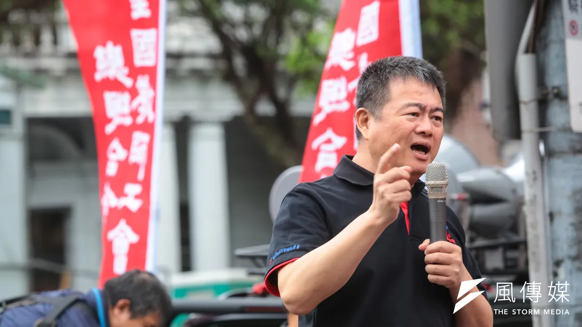 政府假改革之名偽立一個所得替代率,管你繳幾筆錢?管你繳的錢是受聘勞工的7.5倍?直接用所得替代率剝奪你的第一層社會年金及第二層職業退休金(資料照,顏麟宇攝)