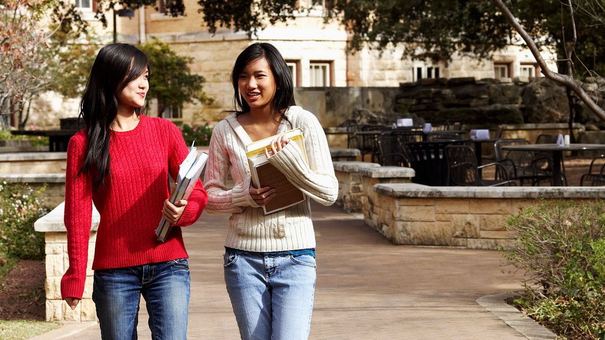 離開工作、前往國外進修,這樣的重大抉擇能為自己帶來多少改變,可能是許多人心中的一大疑慮。(圖/擷取自The Huffington Post網站) 離開工作、前往國外進修,這樣的重大抉擇能為自己帶來多少改變,可能是許多人心中的一大疑慮。(圖/擷取自The Huffington Post網站)