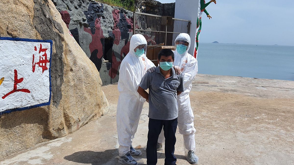 9日上午,海巡署金馬澎分署金門岸巡隊在大膽島碼頭岸際查獲1名中國籍男子。(海巡署提供) 9日上午,海巡署金馬澎分署金門岸巡隊在大膽島碼頭岸際查獲1名中國籍男子。(海巡署提供)