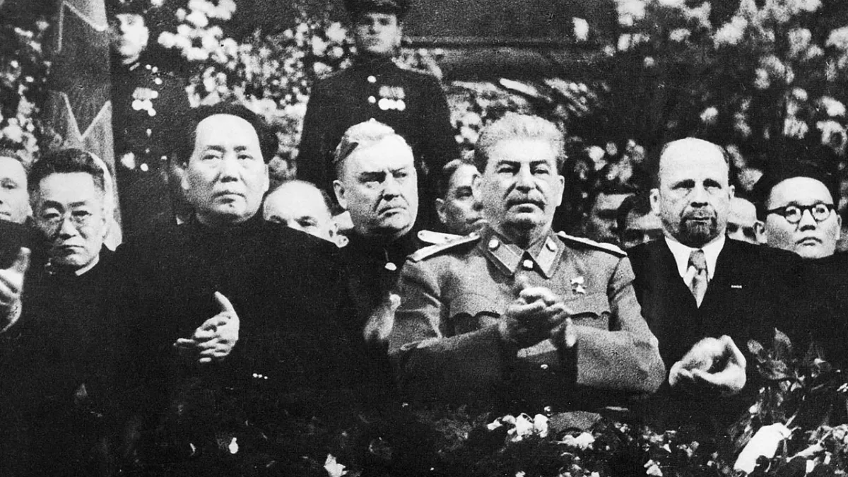 毛澤東對史達林的「一面倒」,摧毀了大英帝國翻盤的最後希望,導致英國無法同時與美蘇競爭。(許劍虹提供)