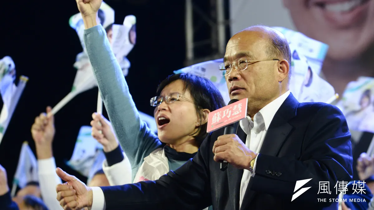 蘇貞昌在行政院長任內,國發基金投資女兒蘇巧純的公司屢爆爭議。圖為蘇貞昌、蘇巧慧父女同台拚選舉。(資料照 林俊耀攝)