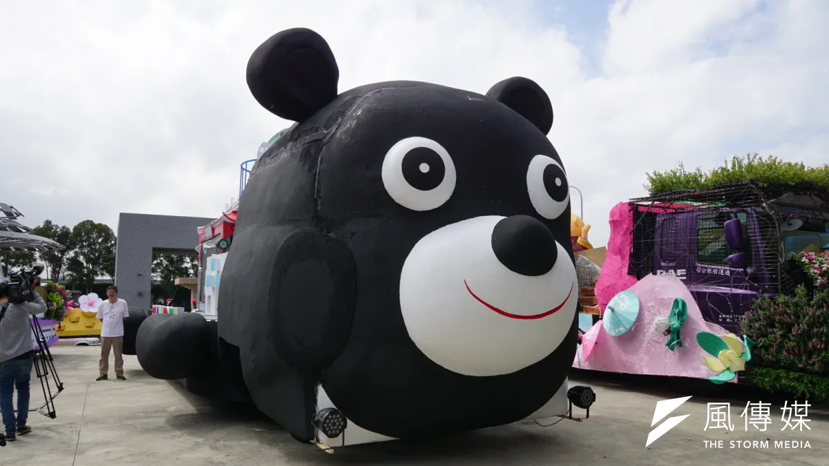 國慶花車靜態展示,圖為台北市政府之花車。(盧逸峰攝)