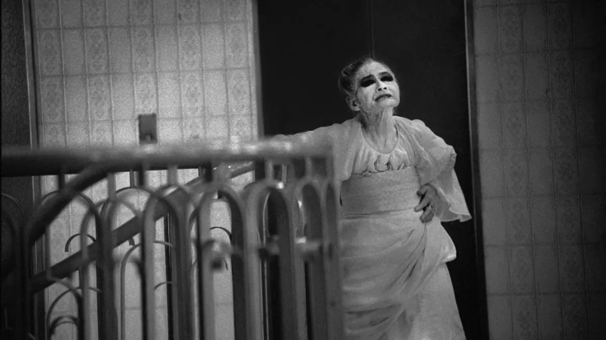 橫濱瑪麗無奈成為了一名慰安婦,而後成為橫濱活歷史,即便不被外人認同,仍用尊嚴活出她精采的一生......(圖/取自youtube) 橫濱瑪麗無奈成為了一名慰安婦,而後成為橫濱活歷史,即便不被外人認同,仍用尊嚴活出她精采的一生......(圖/取自youtube)