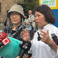 文化総会(文総)主催の「TAIWAN PLUS 2025 台日新風」が9日午後、大阪市の中之島公園で開幕した。写真は台湾文化部の王時思次官(左)と嘉義市の黄敏惠市長(右)。(写真/黃信維撮影) 文化総会(文総)主催の「TAIWAN PLUS 2025 台日新風」が9日午後、大阪市の中之島公園で開幕した。写真は台湾文化部の王時思次官(左)と嘉義市の黄敏惠市長(右)。(写真/黃信維撮影)