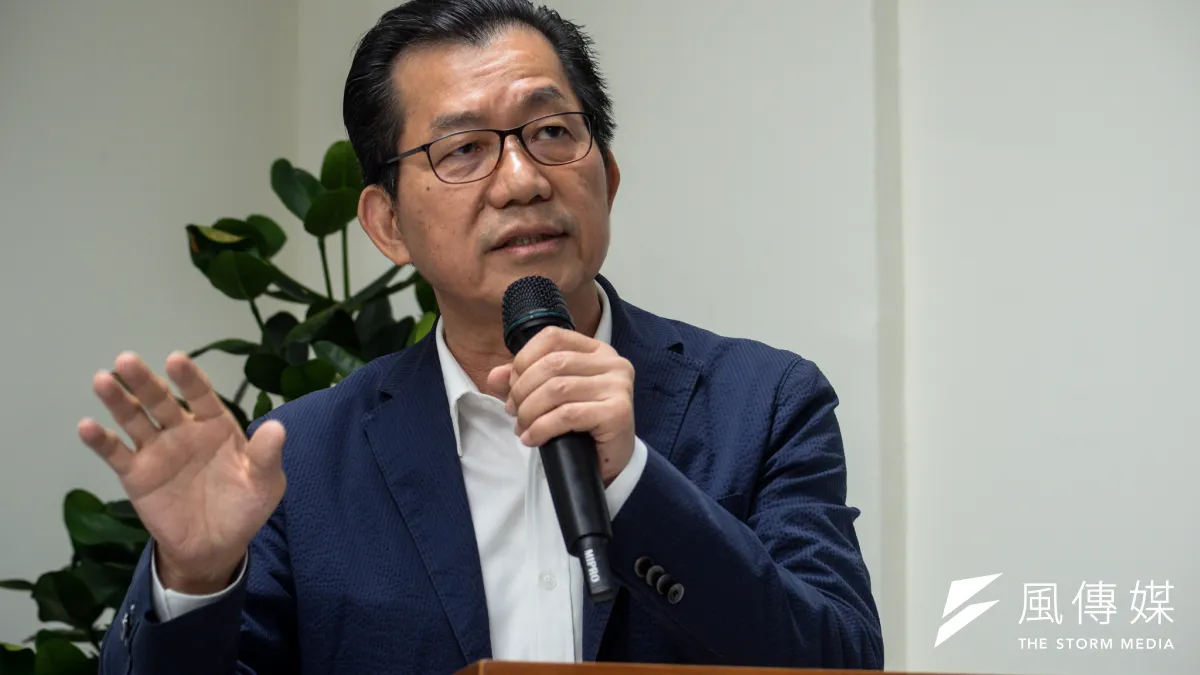 中油觀塘案環評大會會後記者會,環保署長李應元發言。(甘岱民攝)