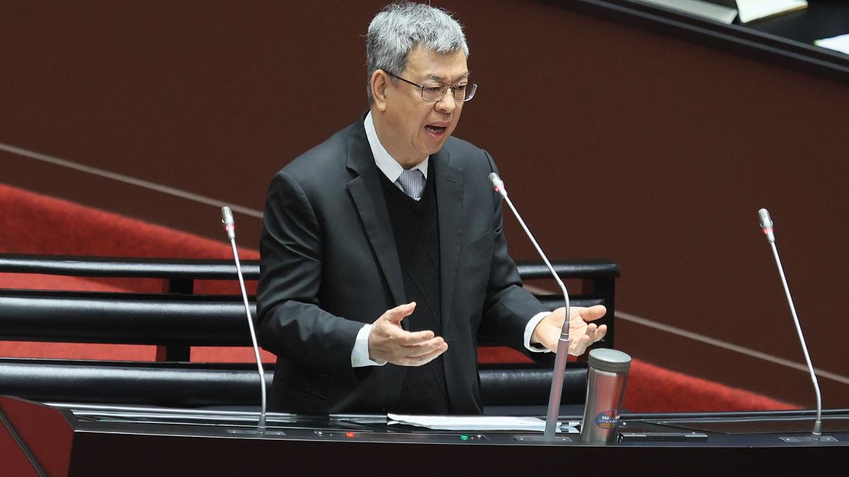 首輪詢答激烈交鋒!新科藍委喊「不要變聖戰士」 陳建仁反嗆:你前後矛盾 | 鍾秉哲 | 新聞 - 風傳媒