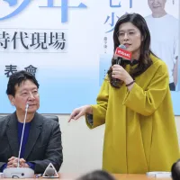 The Kuomintang found itself in an internal standoff over the defense special budget bill, with party chair Cheng Li-wun (right) clashing with hard-line faction leader Chao Shao-kang (left). (Photo: Chen Pin-yu) The Kuomintang found itself in an internal standoff over the defense special budget bill, with party chair Cheng Li-wun (right) clashing with hard-line faction leader Chao Shao-kang (left). (Photo: Chen Pin-yu)