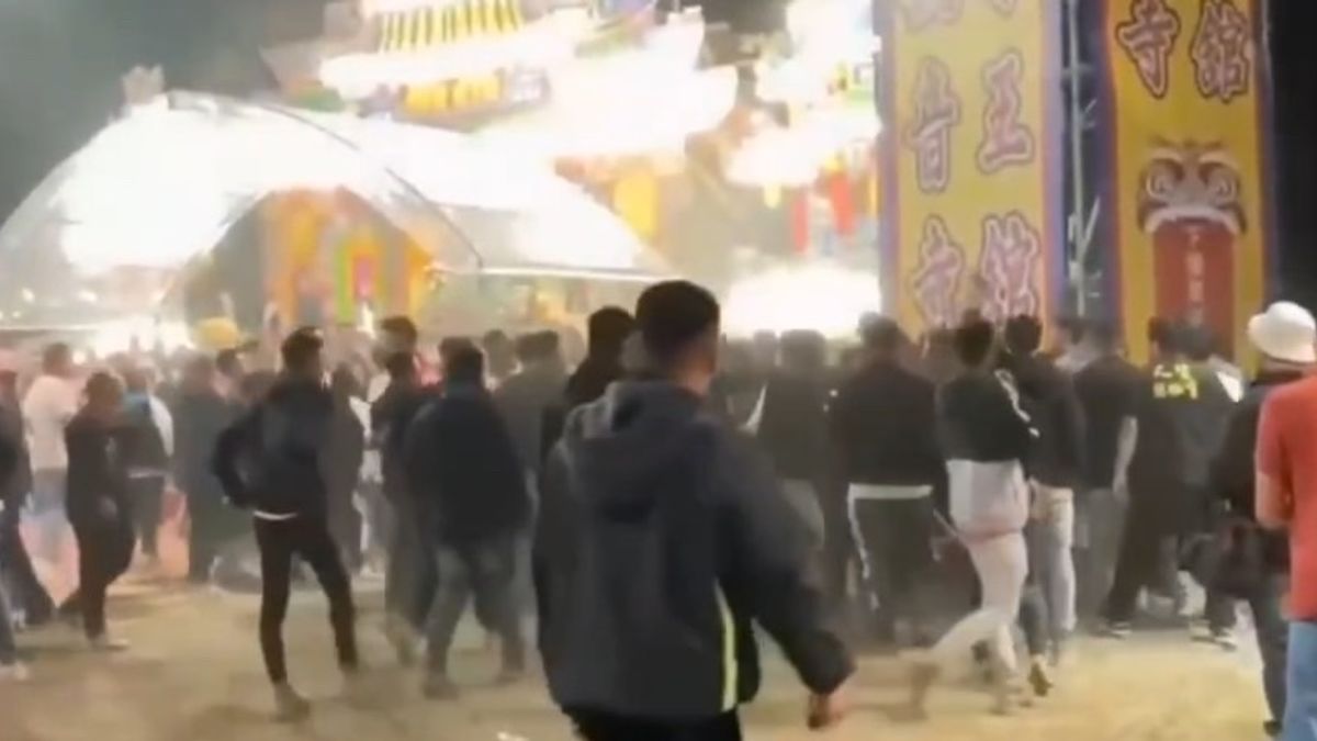 台南大內武靈宮昨日舉辦30週年的繞境活動,現場卻突然發生大亂鬥。(圖/翻攝自社會事新聞影音) 台南大內武靈宮昨日舉辦30週年的繞境活動,現場卻突然發生大亂鬥。(圖/翻攝自社會事新聞影音)