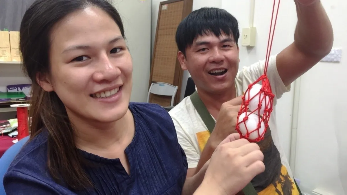 移民署慶端午 新住民編織蛋袋討平安