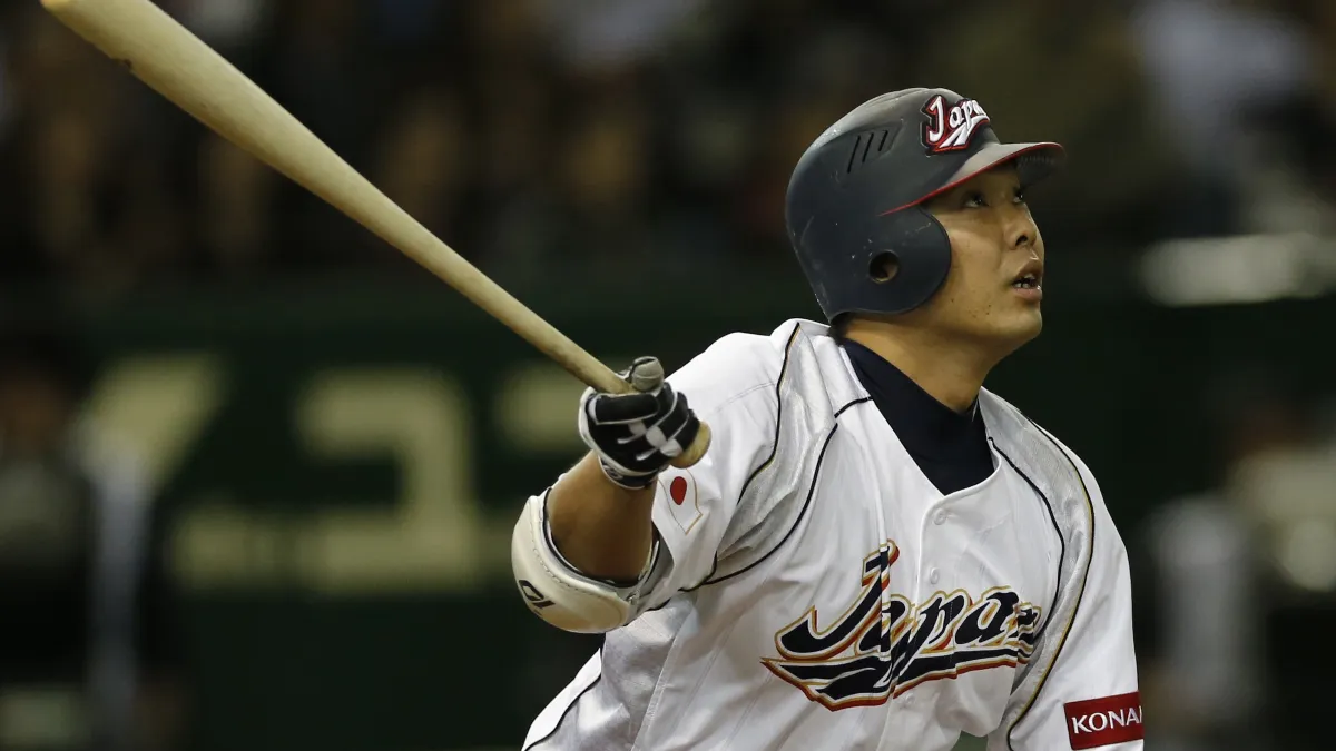 日本職棒讀賣巨人教練阿部慎之助捲入家暴疑雲,26日宣布辭職。(美聯社)