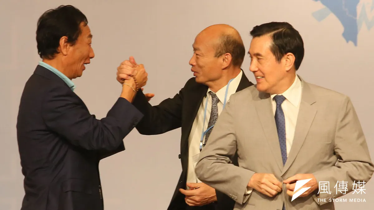 韓國瑜(中)沒拉攏郭台銘(左),讓郭初選落敗還要參選到底?(柯承惠攝)