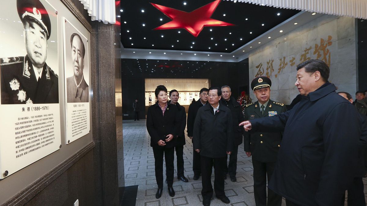 習近平治下的中國,政治明顯倒退。圖為習近平走訪井岡山。(新華社) 習近平治下的中國,政治明顯倒退。圖為習近平走訪井岡山。(新華社)