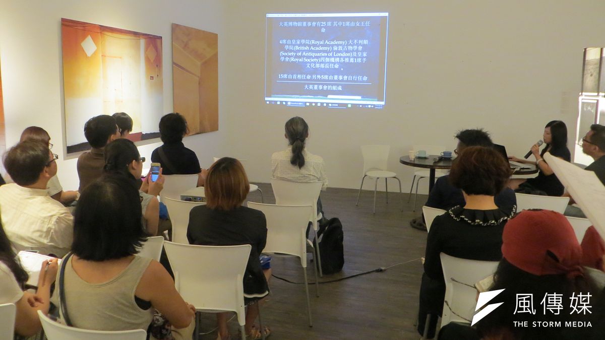 藝文團體及人士舉辦「談博物館行政法人國外案例」講座,對高雄市立法推動文化機關行政法人化提出異議。(楊伯祿攝) 藝文團體及人士舉辦「談博物館行政法人國外案例」講座,對高雄市立法推動文化機關行政法人化提出異議。(楊伯祿攝)