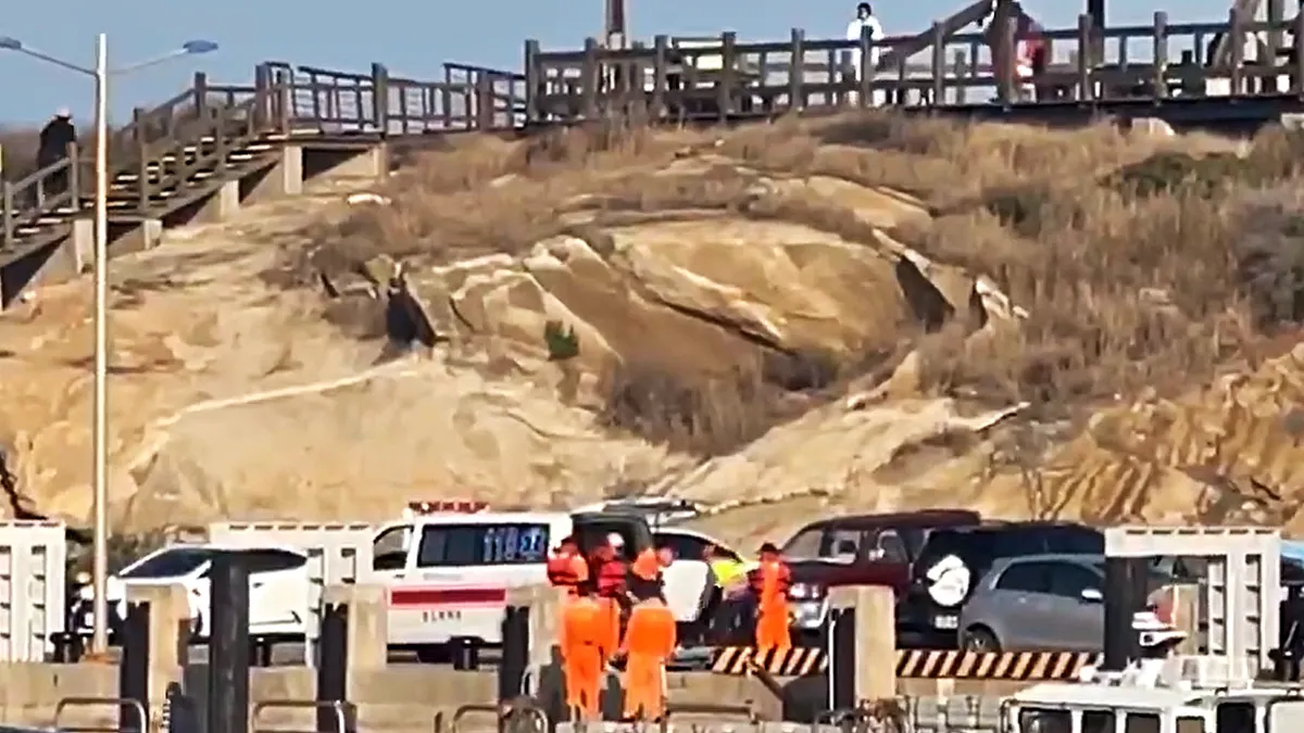 海巡署驅逐大陸漁民致兩死案,讓對岸海警也在金門附近水域臨檢我觀光船。(圖/金門民眾提供) 海巡署驅逐大陸漁民致兩死案,讓對岸海警也在金門附近水域臨檢我觀光船。(圖/金門民眾提供)