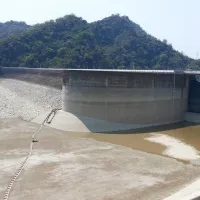 曾文水庫水情嚴峻。(圖為曾文水庫見底資料照,取自賴清德臉書) 曾文水庫水情嚴峻。(圖為曾文水庫見底資料照,取自賴清德臉書)