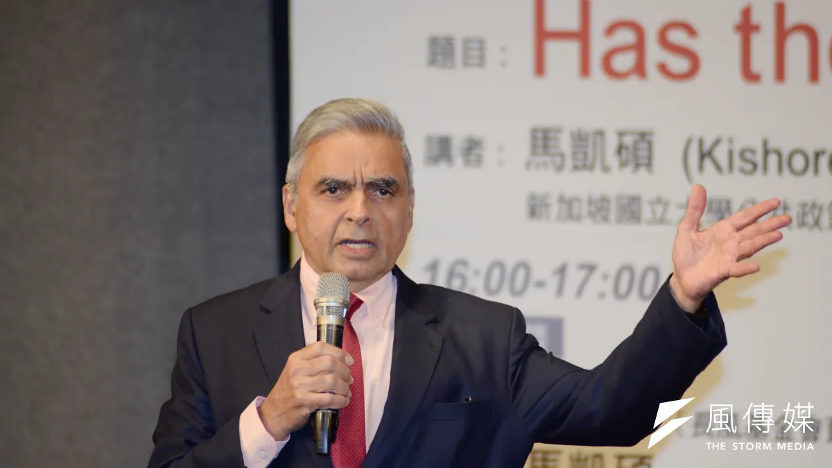 學者馬凱碩說,不代表21世紀就是中國的世紀,「而是亞洲人的世紀。」他表示,民主不會因中國崛起而壽終正寢,「中國不是只想著推廣共產主義,而是要復興中華。」(甘岱民攝)