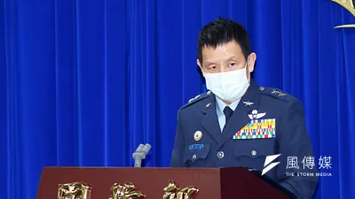 空軍參謀長黃志偉中將回應愛國者三型飛彈延夀軍購烏龍事件。(蘇仲泓攝)