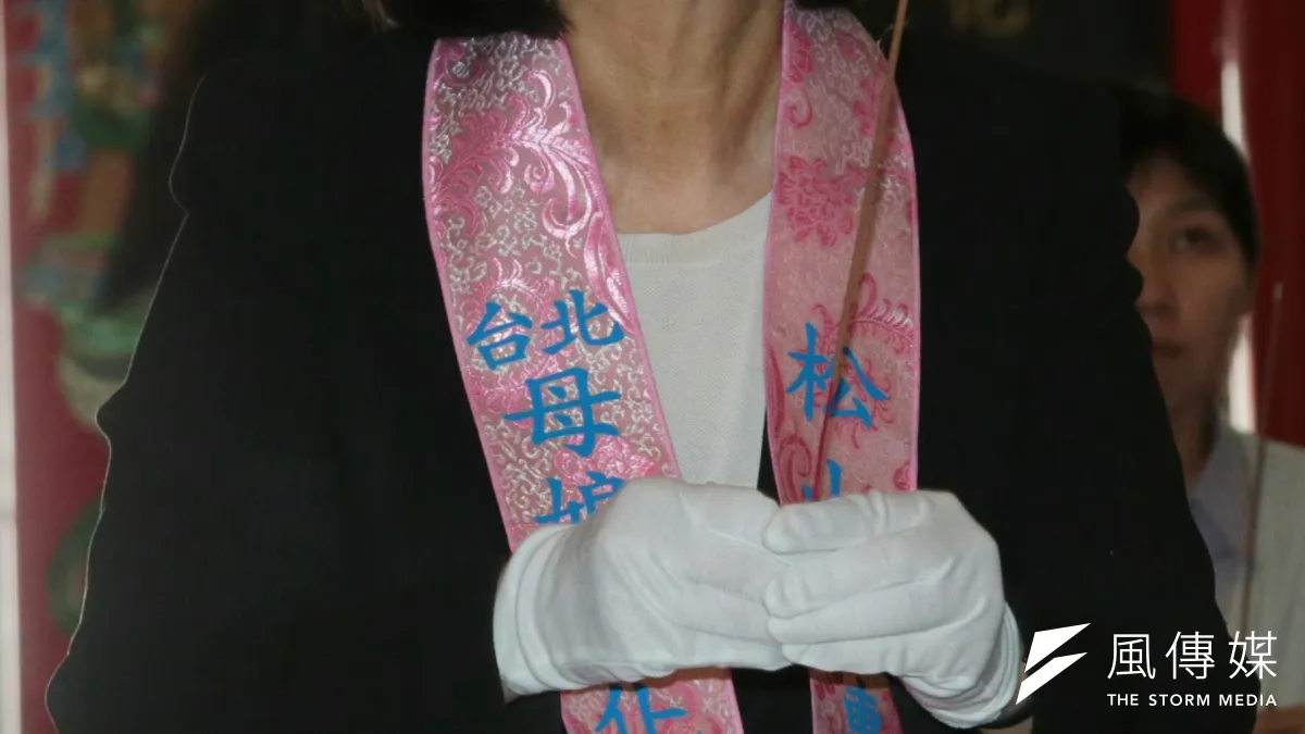 蔡英文反駁朱立倫質疑,強調兩岸關係就是兩岸關係,哪來的民共關係。(資料照/余志偉攝)