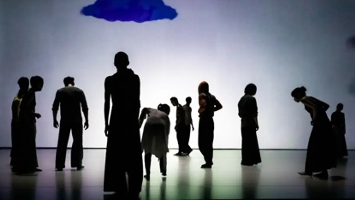 雲門舞集新作《霞》,結合古典樂與現代舞。(李佳曄攝) 雲門舞集新作《霞》,結合古典樂與現代舞。(李佳曄攝)