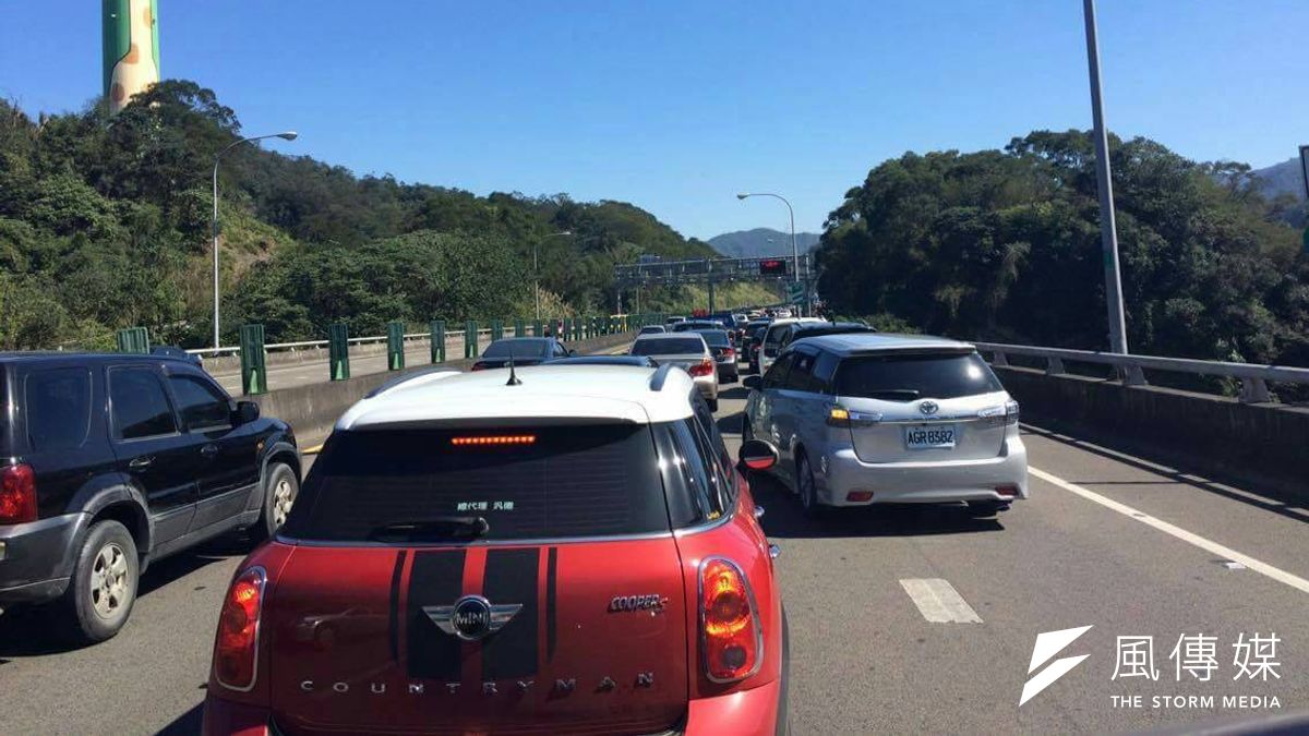 高公局指出,春節連假期間將有大量車潮利用國5往來台北與宜花東返鄉及旅遊,行車時間將比平常增加5~7.4倍。(柳丁皮提供) 高公局指出,春節連假期間將有大量車潮利用國5往來台北與宜花東返鄉及旅遊,行車時間將比平常增加5~7.4倍。(柳丁皮提供)