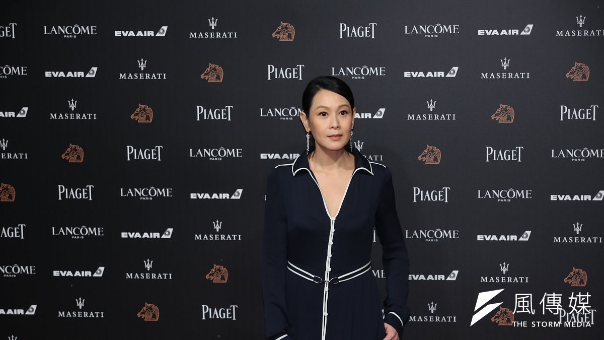 《後來的我們》由導演劉若英領軍,與演唱電影主題曲的陳奕迅一行人踏上紅毯,吸引大量目光。(顏麟宇攝) 《後來的我們》由導演劉若英領軍,與演唱電影主題曲的陳奕迅一行人踏上紅毯,吸引大量目光。(顏麟宇攝)