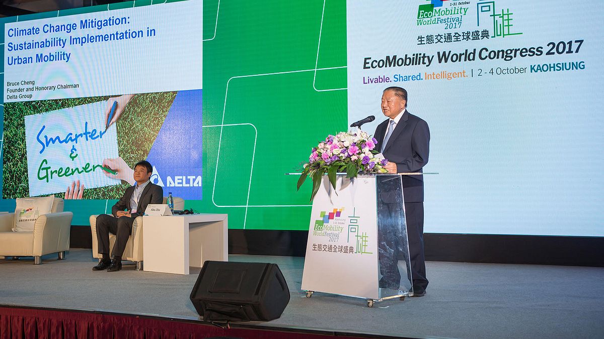 台達創辦人鄭崇華先生以「因應氣候變遷 實踐永續發展」為題,在高雄演說(圖/台達提供) 台達創辦人鄭崇華先生以「因應氣候變遷 實踐永續發展」為題,在高雄演說(圖/台達提供)