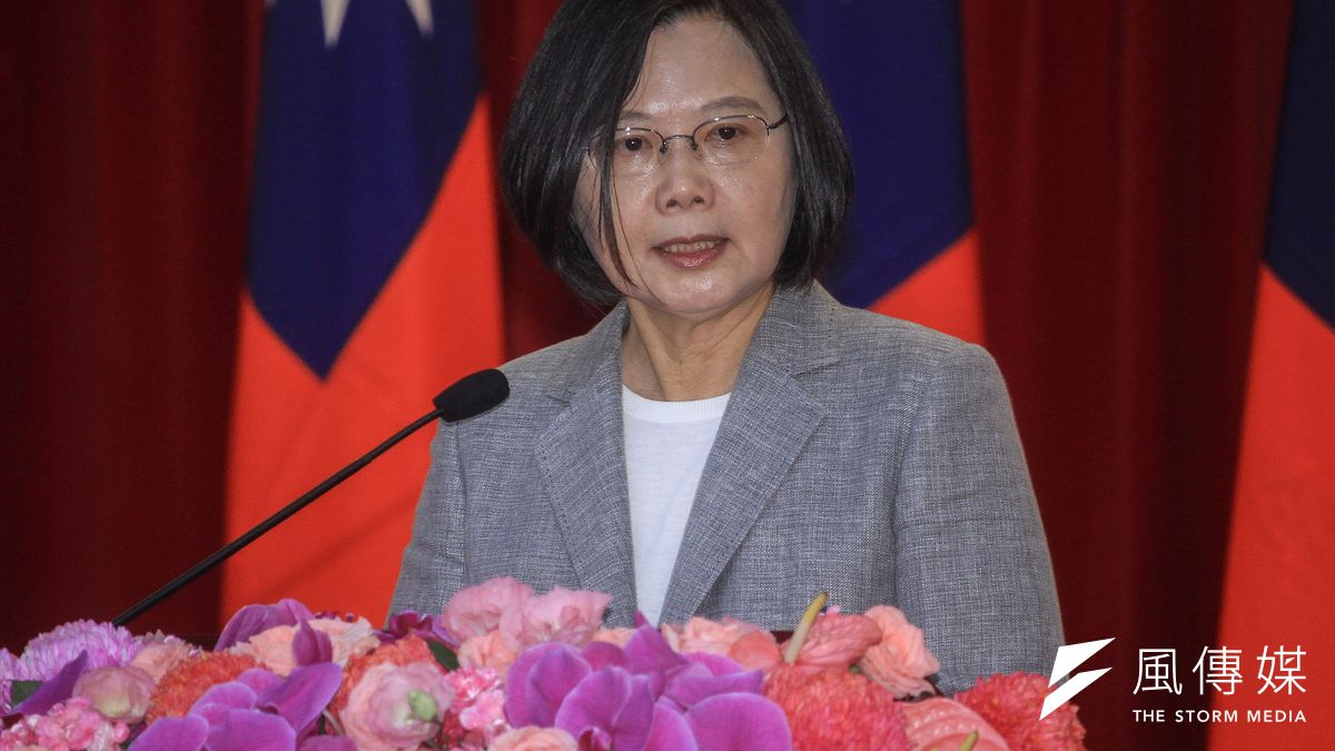 針對台北市長柯文哲日前抨擊,總統蔡英文(見圖)5日表示,台灣是民主社會,政治人物都會受到批評質疑。(蔡親傑攝) 針對台北市長柯文哲日前抨擊,總統蔡英文(見圖)5日表示,台灣是民主社會,政治人物都會受到批評質疑。(蔡親傑攝)