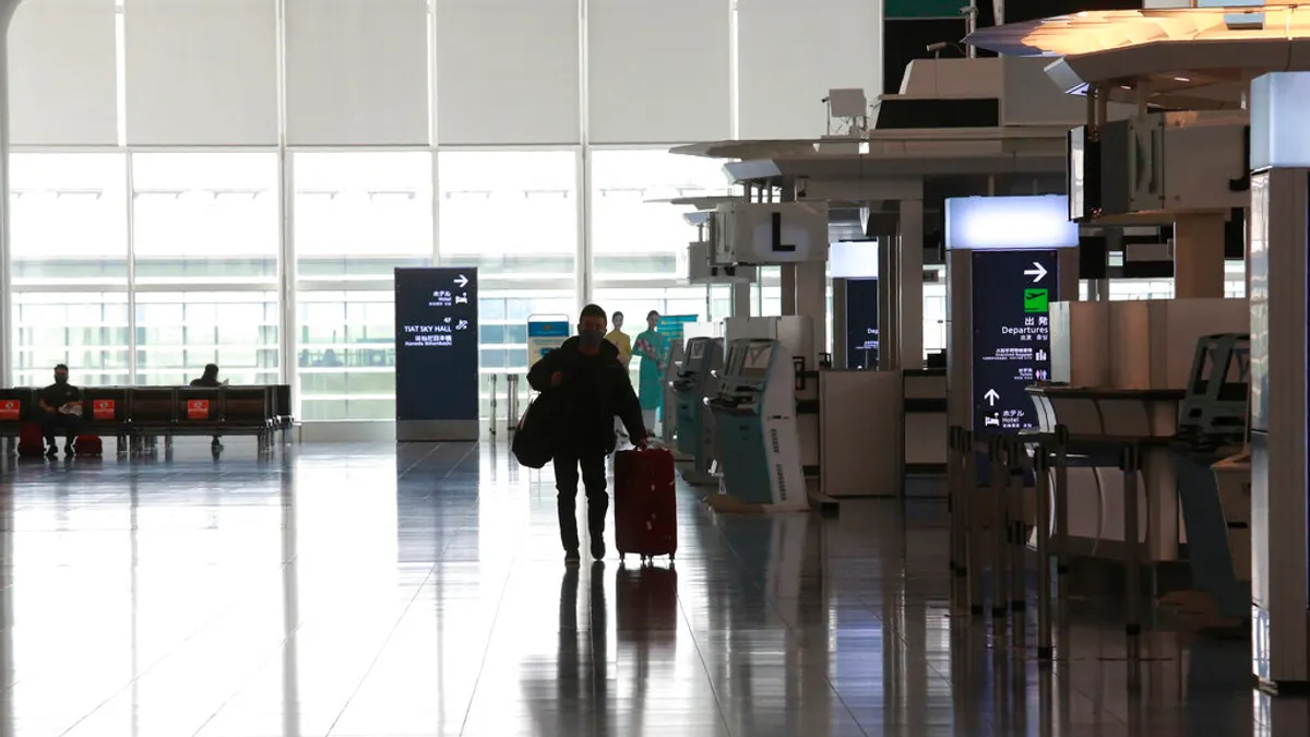 入管庁が公表した2025年版「出入国在留管理」によると、2024年の外国人入国者数は約3,678万人で過去最高を記録し、在留外国人数も376万人を突破して日本の総人口の3%を超える規模となったことが分かった。(写真/AP通信社提供)