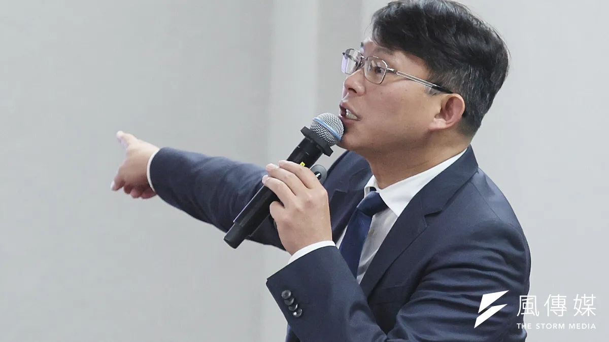 民眾黨立委黃國昌25日於立法院司法法制委員會質詢時直言,民進黨團版本法案最大的2個問題,是對官員說謊的處理方式不明,以及調查權規範的範圍比釋字585號還限縮。(資料照,柯承惠攝)