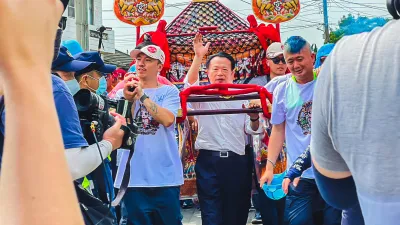 嘉義縣長翁章梁率嘉義縣政府一級主管隆重迎駕。(圖/嘉義縣政府提供)