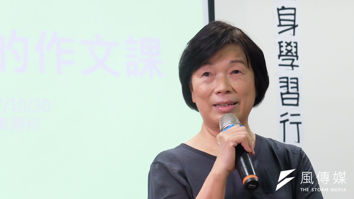 潮州國中「龍應台的作文課」,作家龍應台親身教導。(謝孟穎攝) 潮州國中「龍應台的作文課」,作家龍應台親身教導。(謝孟穎攝)