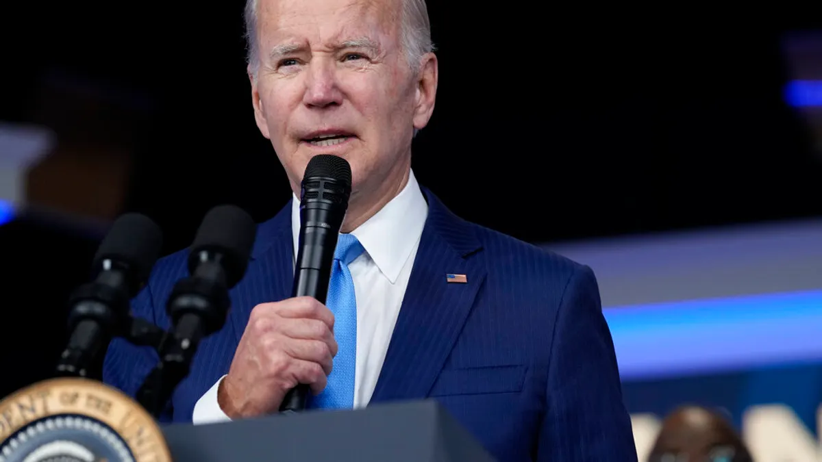 美聯社報導,白宮官員相當重視這次峰會的成果宣傳,白宮12月9日就預告,峰會上,拜登將利用這次會議宣佈,持非洲聯盟作為20國集團的常任理事國。(美聯社)