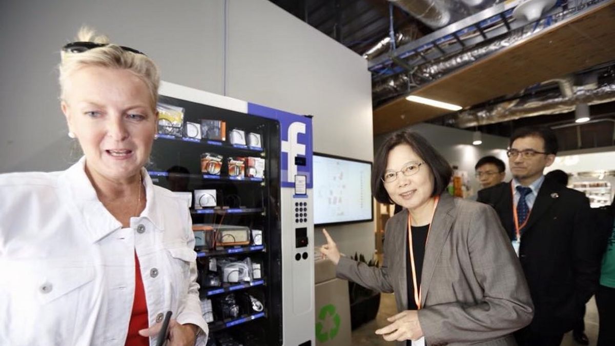 民進黨黨主席蔡英文訪美,參觀臉書總部。(取自臉書) 民進黨黨主席蔡英文訪美,參觀臉書總部。(取自臉書)