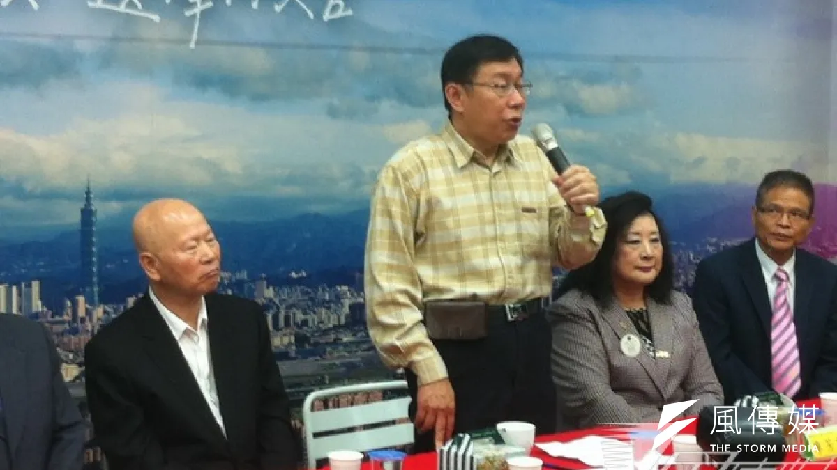 民進黨前主席許信良31日受邀到台北市長參選人柯文哲總部演講。(顏振凱攝)