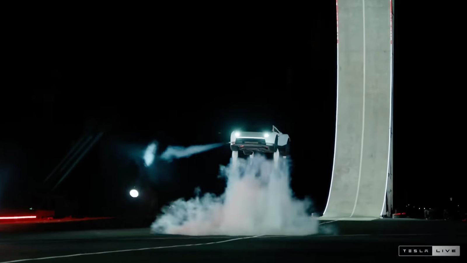 華爾街日報》特斯拉「飛天跑車」Roadster,對全球汽車業競爭意味著什麼?