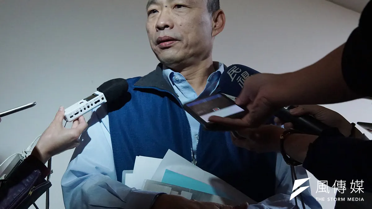 即將代表國民黨參選總統的高雄市長韓國瑜(見圖)在多份民調中不敵總統蔡英文,尤其在40歲以下的支持度輸最多。(資料照,盧逸峰攝)