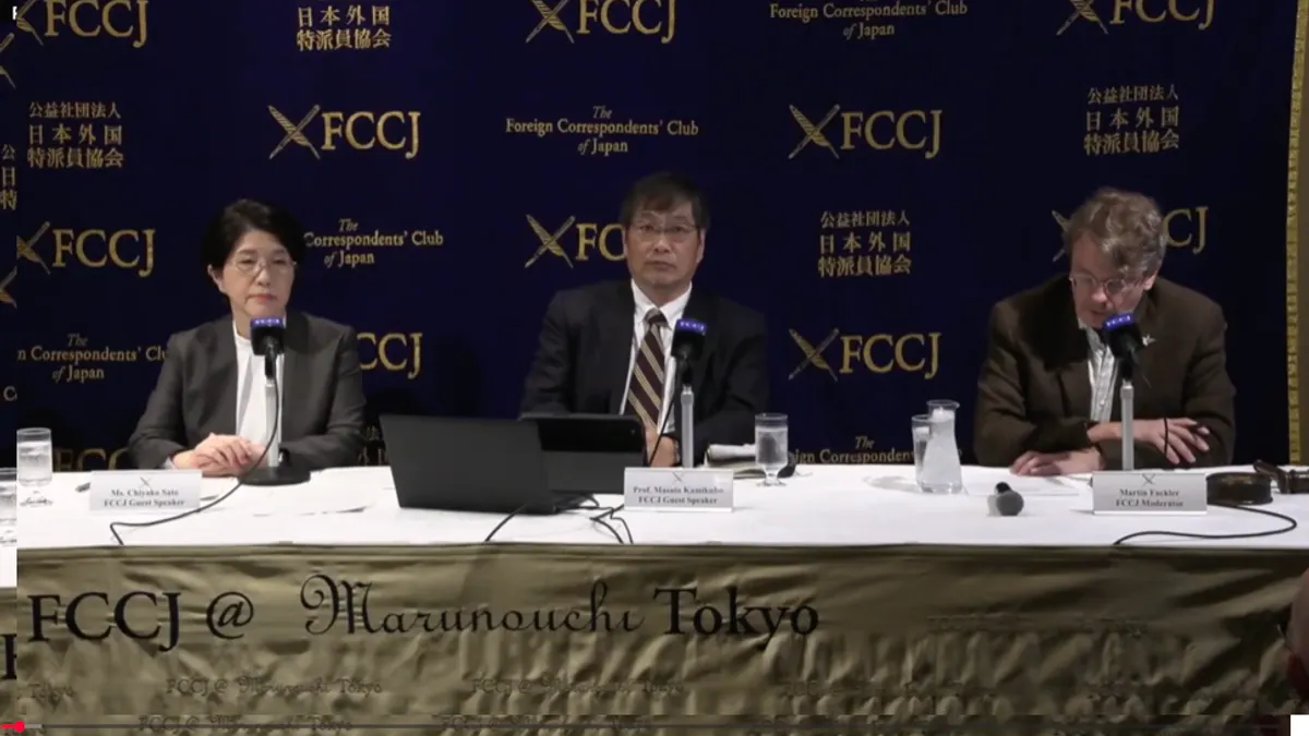 自民党総裁に選出された高市早苗氏の首相就任を巡り、公明党離脱による政権不安定化や野党再編の行方について、佐藤千矢子氏と上久保誠人氏がFCCJ会見でそれぞれの視点から分析した。(写真/FCCJ提供) 自民党総裁に選出された高市早苗氏の首相就任を巡り、公明党離脱による政権不安定化や野党再編の行方について、佐藤千矢子氏と上久保誠人氏がFCCJ会見でそれぞれの視点から分析した。(写真/FCCJ提供)
