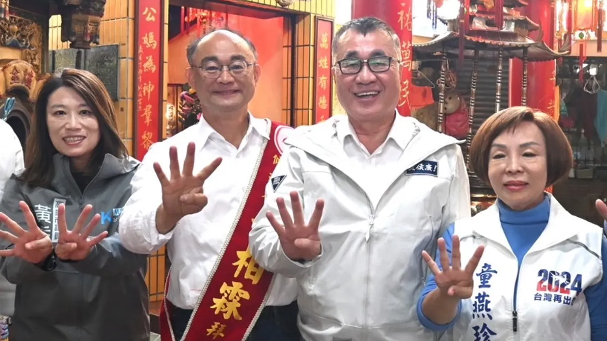 台北市副市長李四川與立委候選人黃柏霖,再度合體沿街沿路掃街拜票。(圖/黃柏霖競總提供)