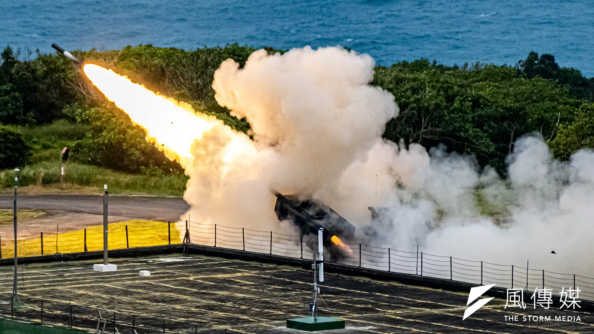 要讓對付共軍的主戰武器 ,包括海馬士火箭 (見圖)、AH-1W超級眼鏡蛇等各式直升機,與M1A2T戰車等「耳聰目明」,陸軍航勤廠相當重要。(劉偉宏攝)