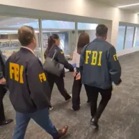 中国のスパイとして台湾総統の長男を米国で尾行、盗撮した疑いで、中国系の女がFBIに逮捕された。(Xより) 中国のスパイとして台湾総統の長男を米国で尾行、盗撮した疑いで、中国系の女がFBIに逮捕された。(Xより)