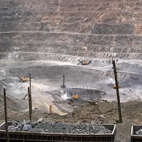 中国内モンゴル自治区のレアアース鉱山(資料写真、AP通信) 中国内モンゴル自治区のレアアース鉱山(資料写真、AP通信)