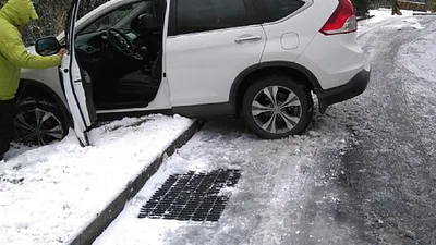 民眾蜂擁上陽明山賞雪 交通事故頻傳